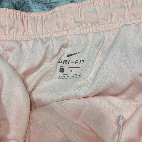 Two Pair of Nike Shorts Size Large - Picture 6 of 6